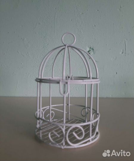 Декоративный металлический подсвечник