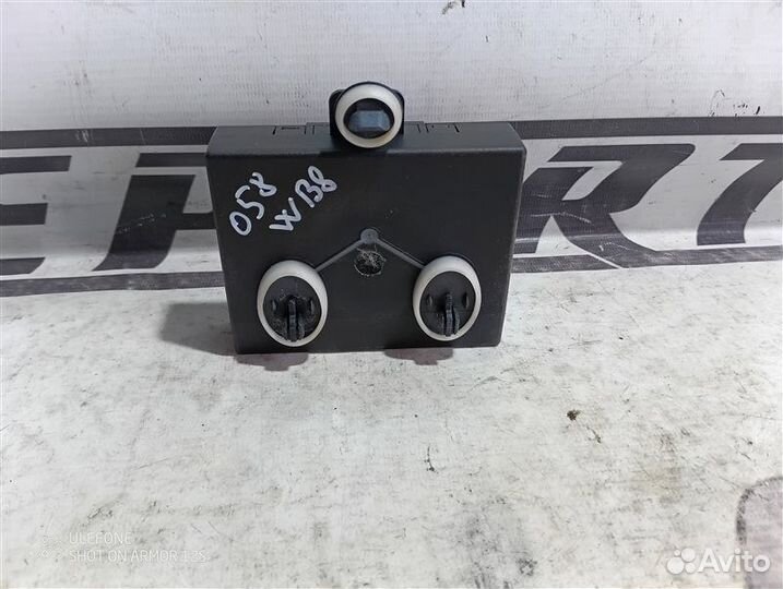 Блок управления дверьми правый Volkswagen Passat