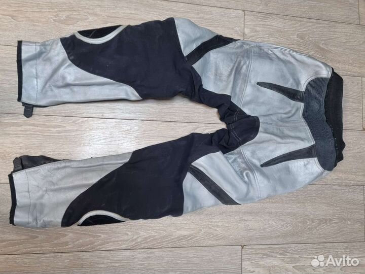 Мотокостюм