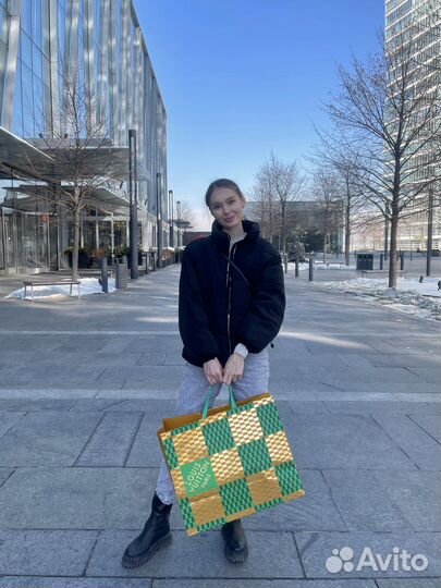 Байер. Farfetch, Mytheresa, yoox, Grailed