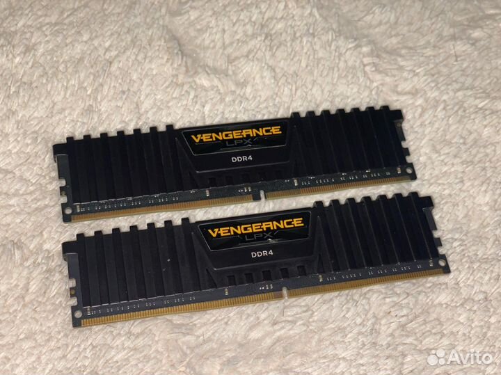 Corsair Vengeance lpx 16GB 2666Mhz с Проверкой