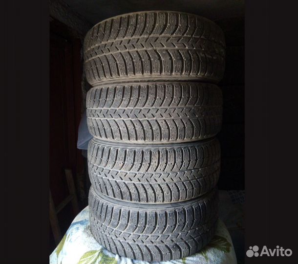 Bridgestone Ice Cruiser 5000 205/55 R16 91T