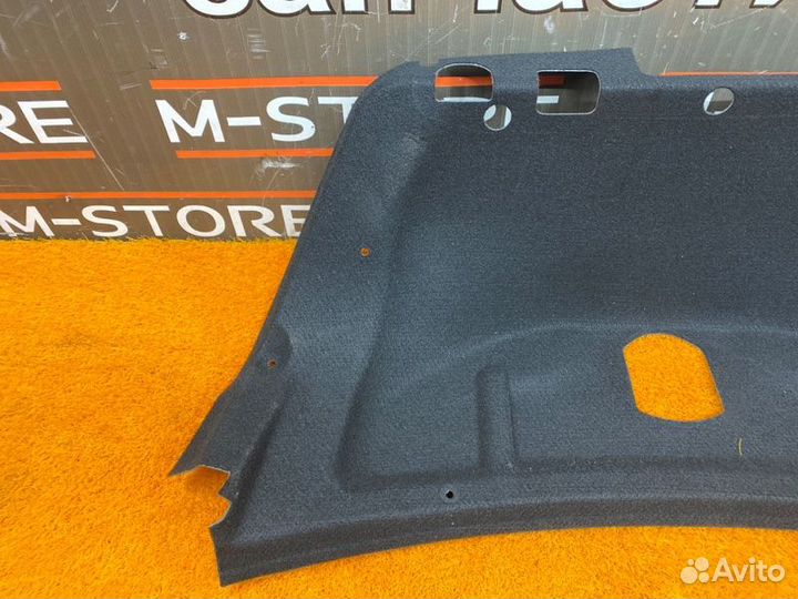 Обшивка крышки багажника Mercedes-Benz C-Class