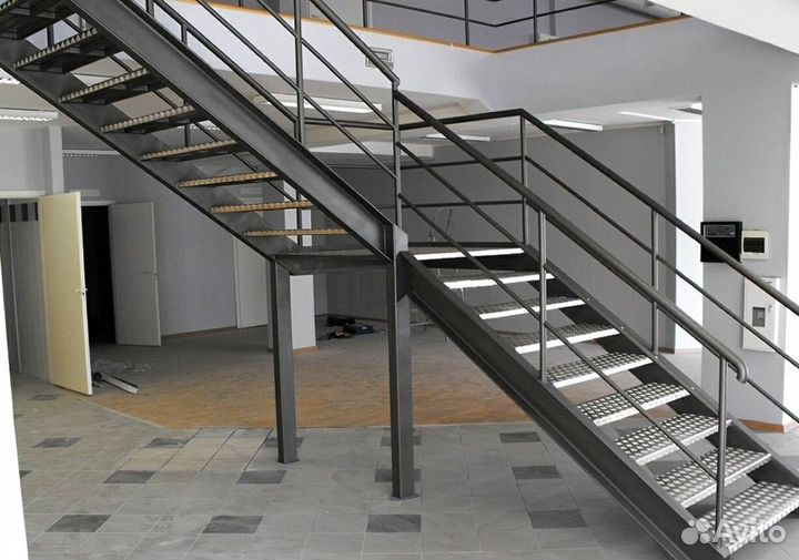 Металлическая лестница дизайн 5501