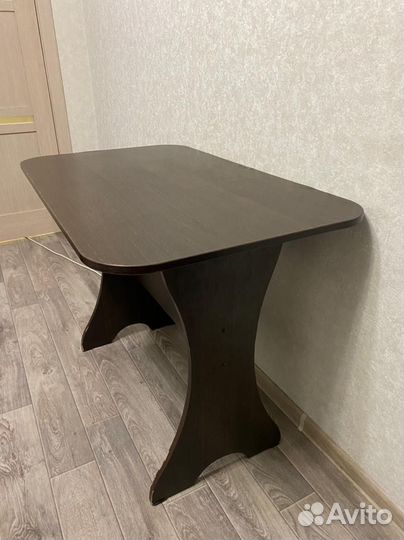 Кухонный стол