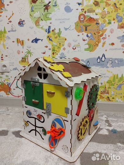 Бизиборд дом со светом