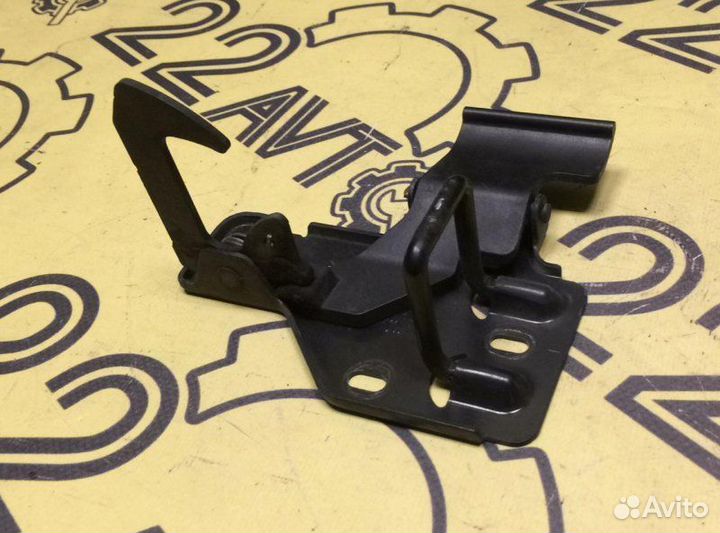 Замок капота Volkswagen Touareg 7L AZZ 3.2