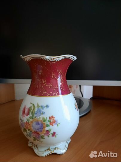 Ваза для цветов из немецкого фарфора 40 х годов