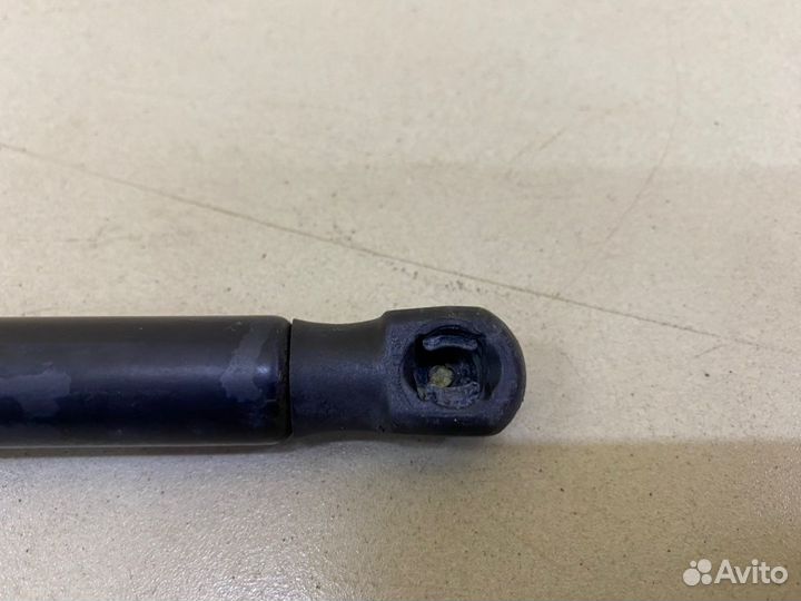 Амортизатор капота бу левый Mercedes C 200 W204