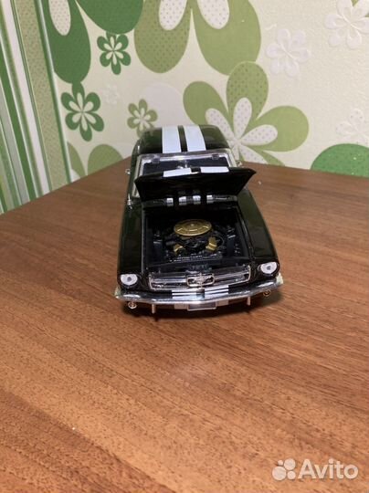 Модели автомобилей 1:18 Ford Mustang 1964