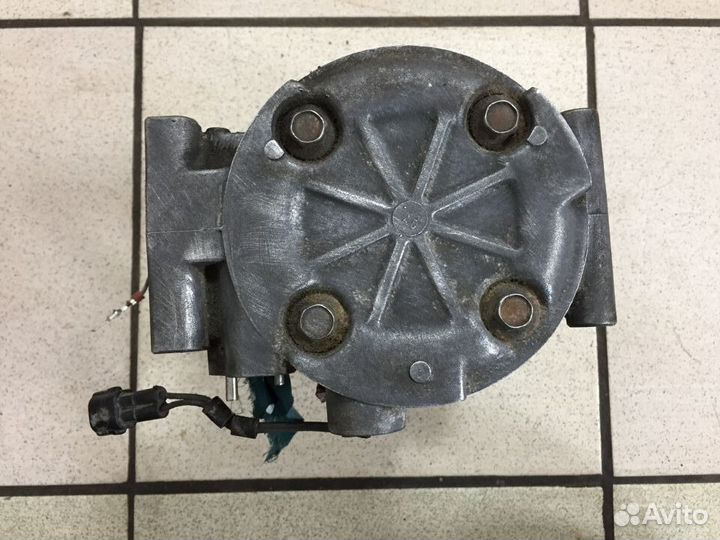 Компрессор кондиционера Mitsubishi Montero Sport 1