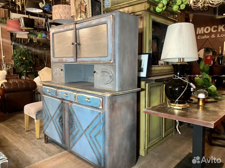 Старинный буфет. Винтажный буфет