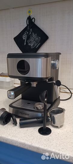 Кофемашина рожковая pioneer cm121r