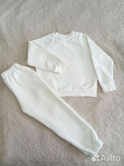 Белый спортивный костюм 116