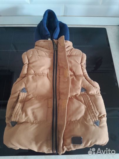 Жилетка на мальчика 80-86 и шапка 42-44