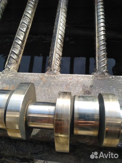 Распределительный вал