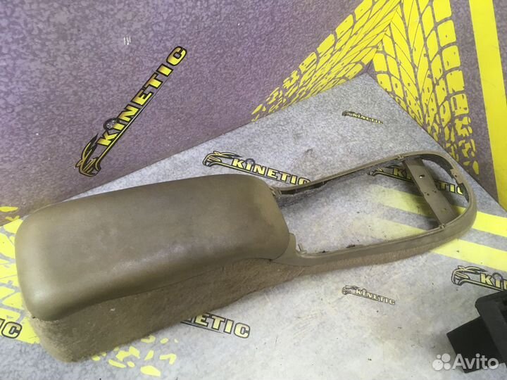 Консоль центральная Подлокотник Шевроле Блейзер 97