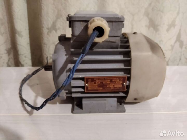 Электродвигатель асинхронный СССР тип 4аам56В4уз
