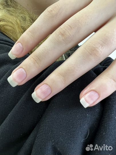 Модель на маникюр