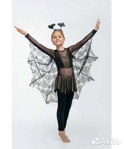 Летучая мышь девочке