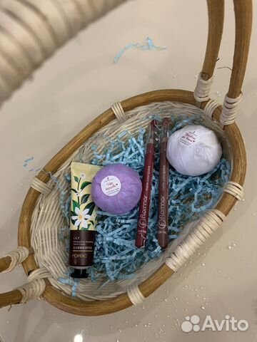 Подарочный бокс девушке. Подарчный набор девушке