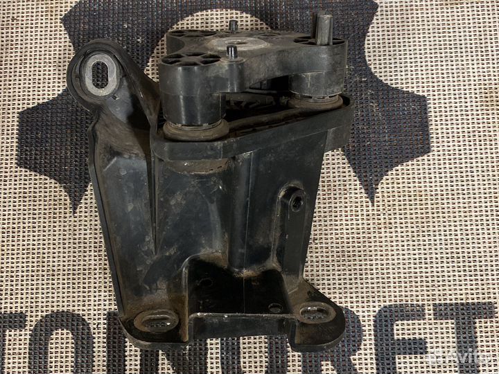 Кронштейн блока ABS Mercedes A2124300410