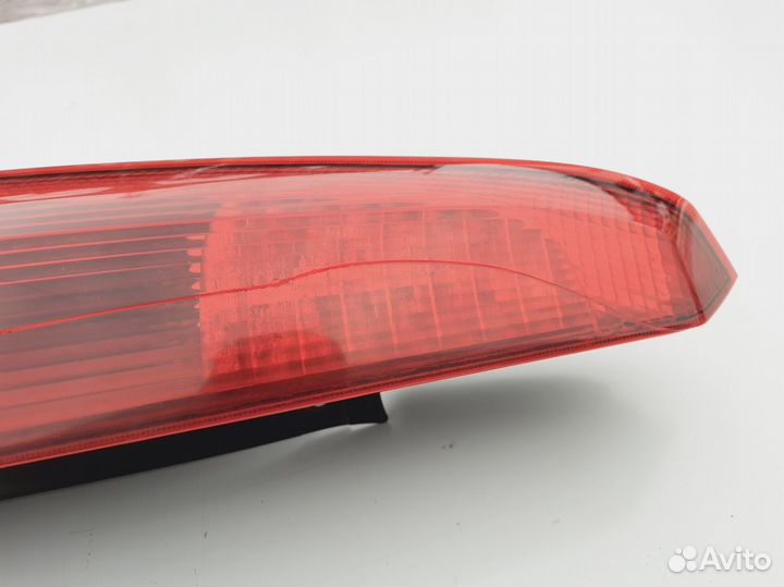 Фонарь задний левый Ford Fiesta