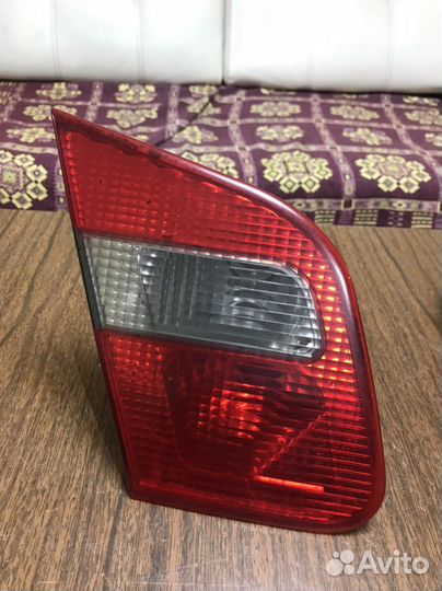 Фонарь задний левый Mitsubishi Carisma DA