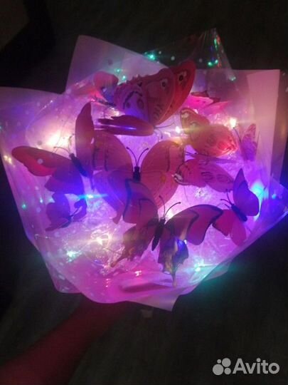 Светящийся букет с бабочками