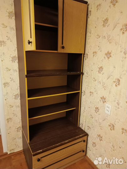 Шкаф с полками