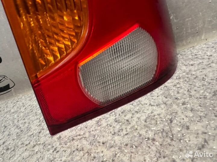 Фонарь задний правый Renault Logan 1