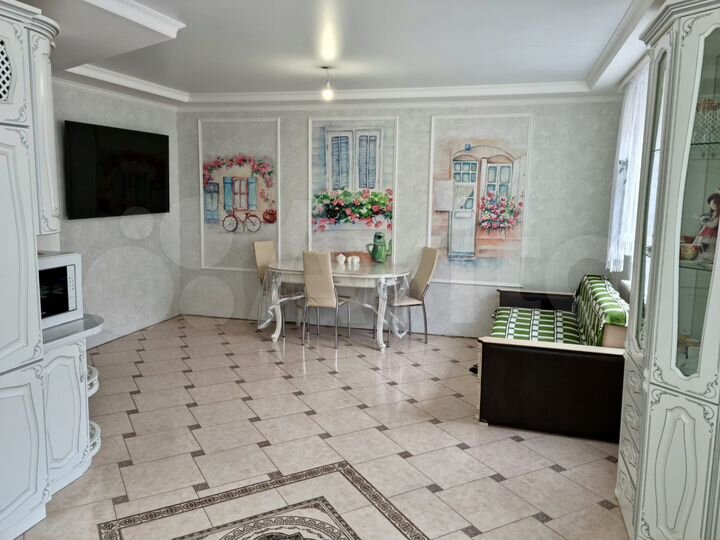 3-к. квартира, 113 м², 13/18 эт.