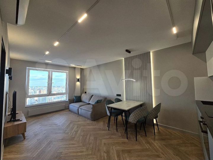 2-к. квартира, 43 м², 28/33 эт.