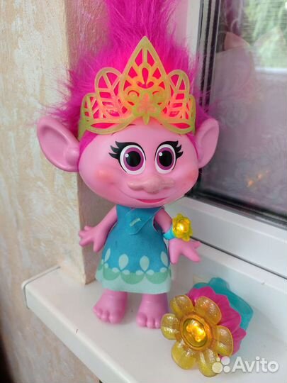 Поющая Розочка от Hasbro из мультика Тролли