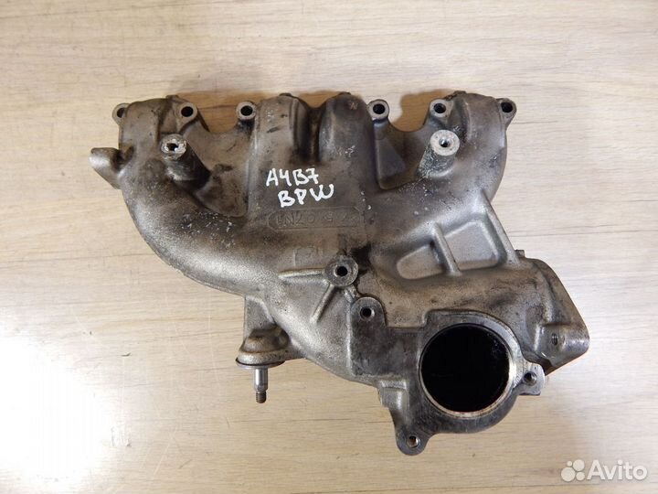 Впускной коллектор Audi A4 B7 2,0TDI