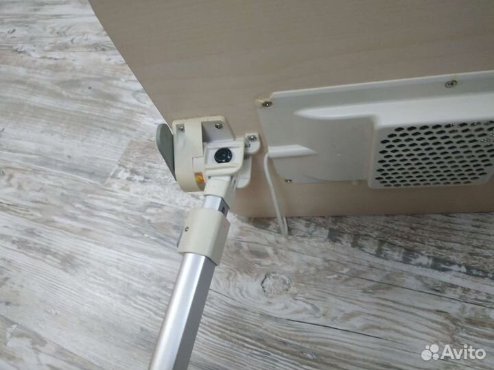 Столик для ноутбука