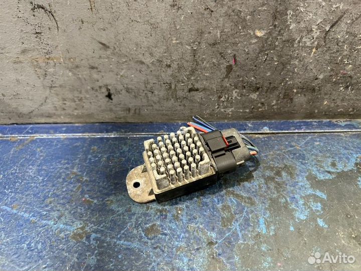 Реле вентилятора Chrysler Voyager 4 01-04Гг