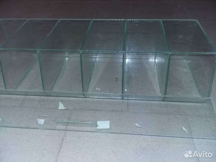 Стеклянная тумба для витрины,магазина