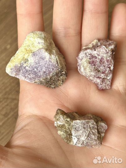 Лепидолит минерал камень