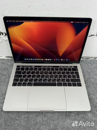 Apple macbook Pro 2017 i5/512/8гб TouchBar