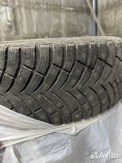 Michelin X-Ice North 4 245/45 R19 102H