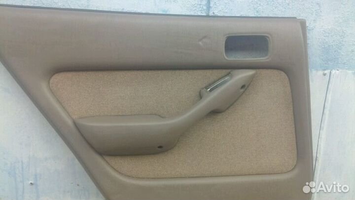 Обшивка двери toyota camry-vista (SV3X)