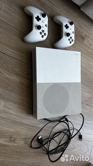 Xbox series s + 2 геймпада