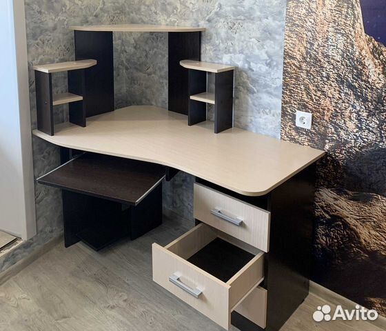 Стол компьютерный №1