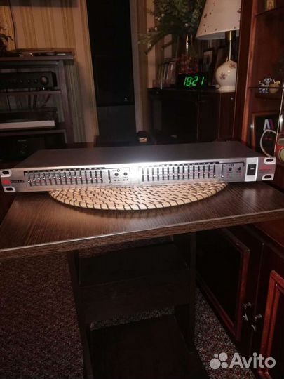 Volta EQ-215 professional equalizer