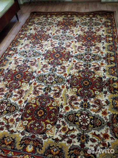 Ковер шерстяной