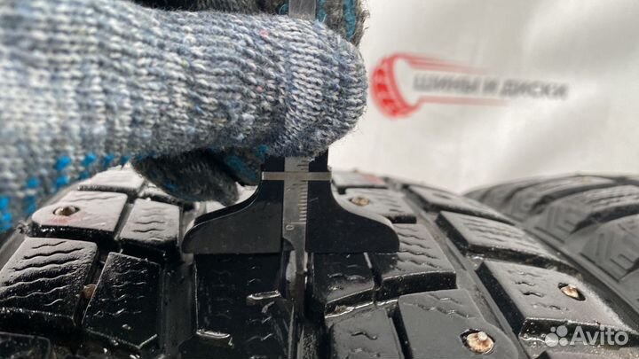 Dunlop SP Winter Ice 01 215/50 R17 95T