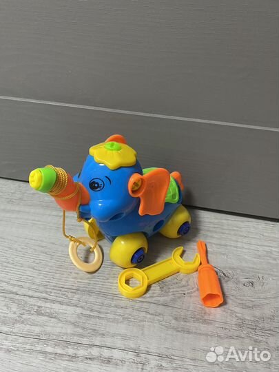 Слоник с винтовой отверткой (конструктор)