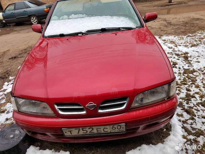 Капот на Ниссан примера р11