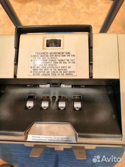 Машинка для счета денег